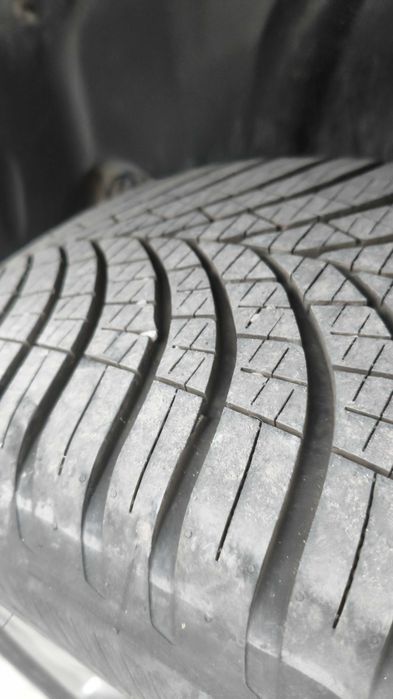 Гуми Goodyear Vector 4Seasons GEN-3 SUV ROF XL M+S 255/55 R18 109W DOT2022 Като нови