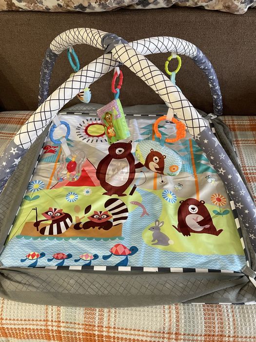 Детский коврик в хорошем состоянии