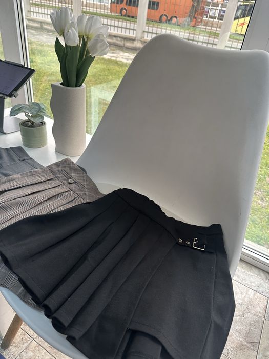 3 детски полички на Zara 134 sm