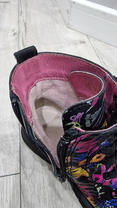 Продам ботинки демисезонные