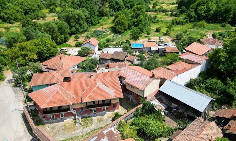 Продава се Къща в Троян - 1240 кв.м за 226 €/кв.м - Снимка #3