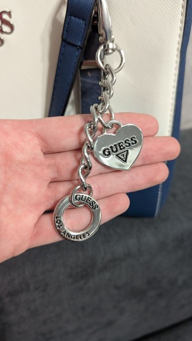 Дамска чанта Guess
