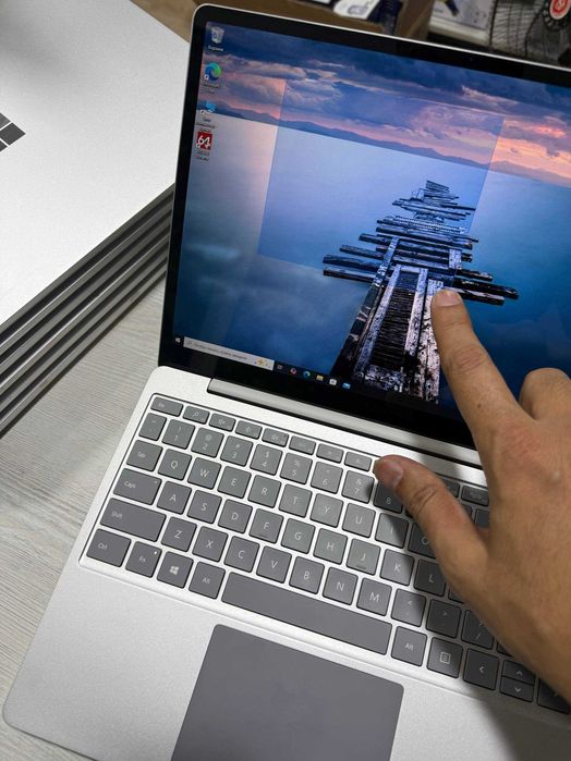Microsoft Surface Go  12.5” FullHD (Сенсорный) I5-1035G1 16GB/256SSD
