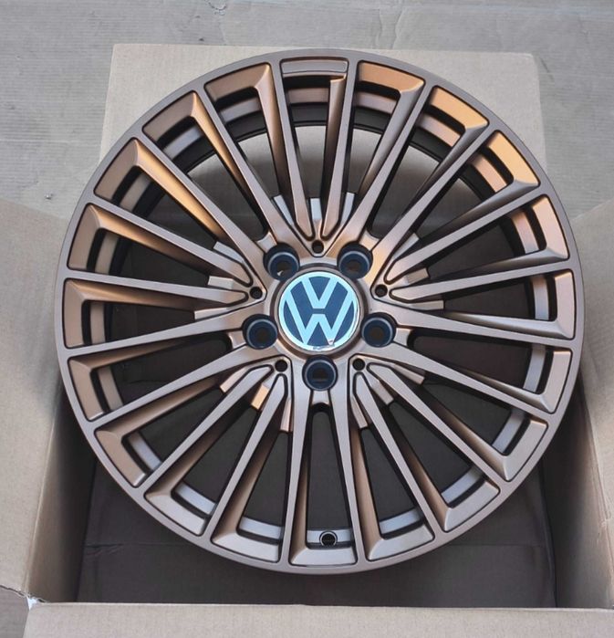 Jante 18 sau 17 VW Passat Golf 8, 7, 6 T-Roc Tiguan Touran, Sharan Arteon Caddy Beetle Touareg CR3 
Jante Noi cu Factură și Garanție ‼️autohauss.ro‼️