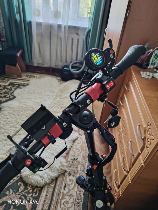 Продам электросамокат