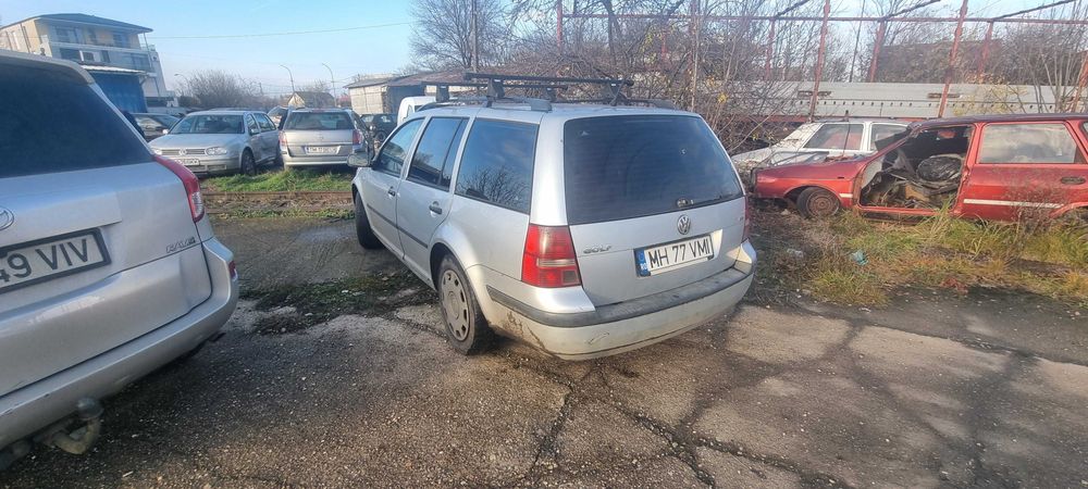 Vand golf 4 pentru dezmembrari