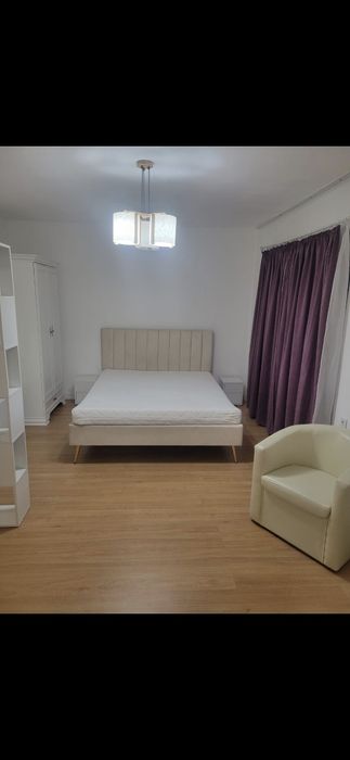 Închiriez  apartament 1 cameră, 42 m2, etaj 1. Central!