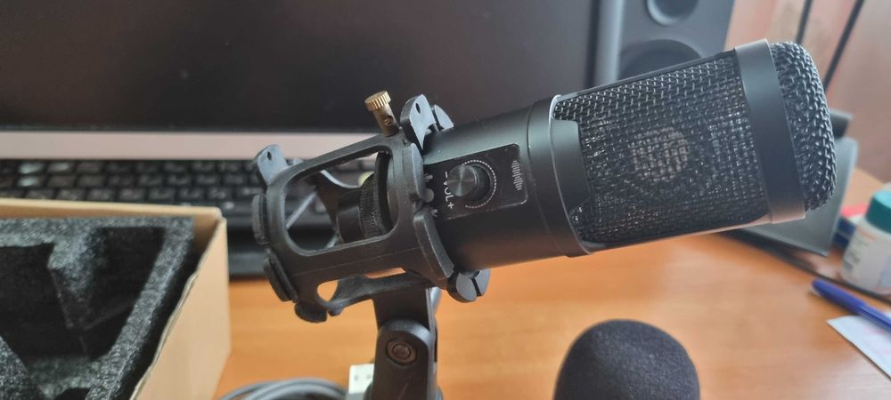 Студиен кондензаторен микрофон BM-750