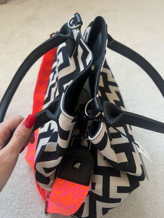 Страхотна дамска чанта!