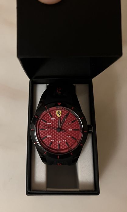 Часы Ferrari Б/У