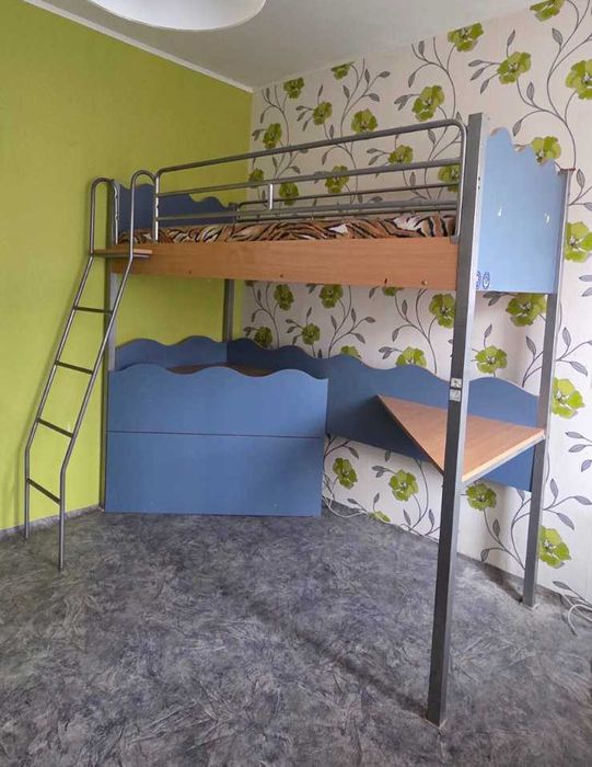 Детско двуетажно легло с ракла и плот-бюро