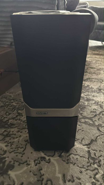 Кутия   Gigabyte