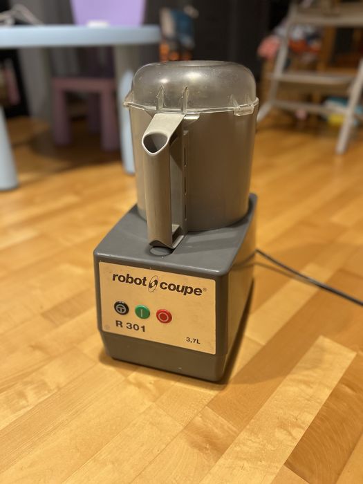 професионален кухненски робот Robot Coupe R301 D много добро състояние