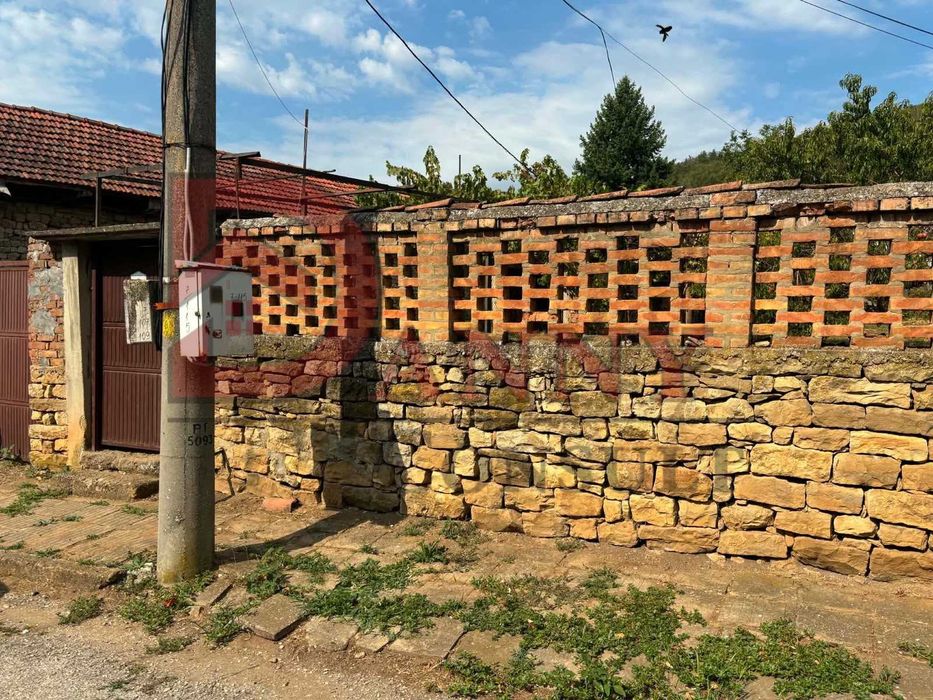 Едноетажна къща за продажба в гр. Сухиндол