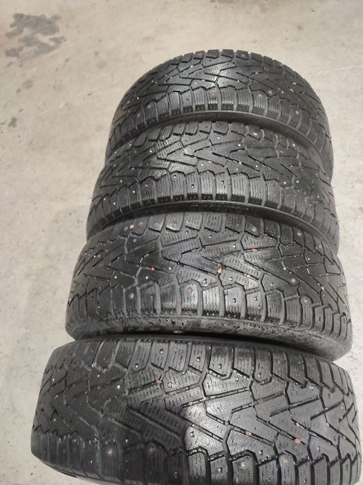 Продам комплект резины 215/65/16