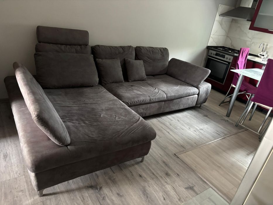 canapea tip colțar foarte încăpător