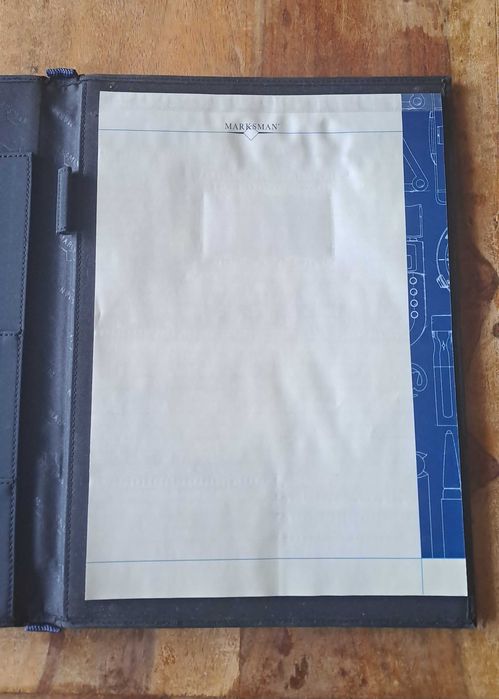 папка  за документи черен със синьо без/с цип Марксман Marksman А4