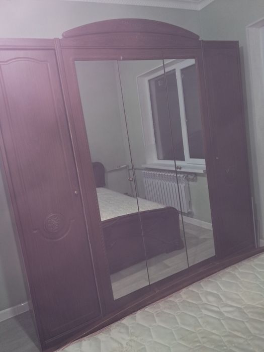 Шифанер.5-ти дверный.качественн