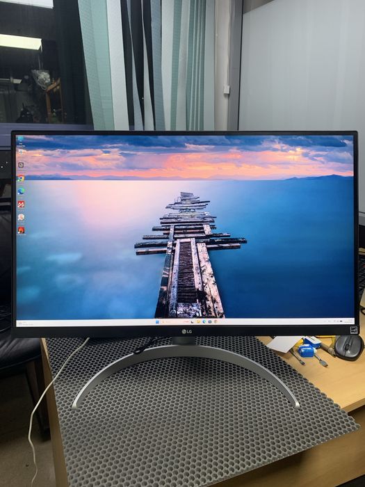 Монитор LG 27’ 4K. Белый.