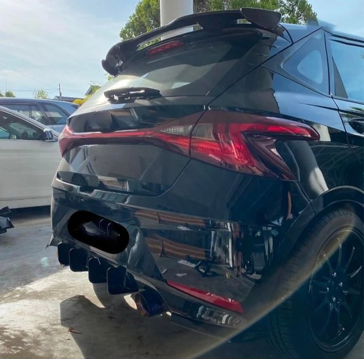 Продам спойлер универсальный