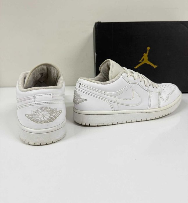 Nike Air Jordan 1 Low Triple White