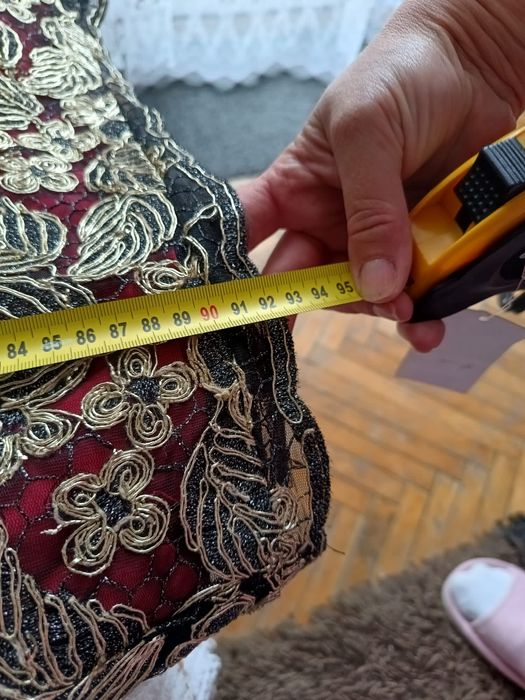 Rochiță ocazie cu model auriu
