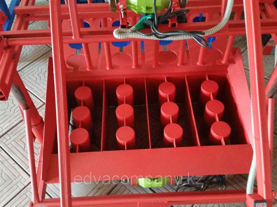 Станок для производства шлакоблоков, пескоблока