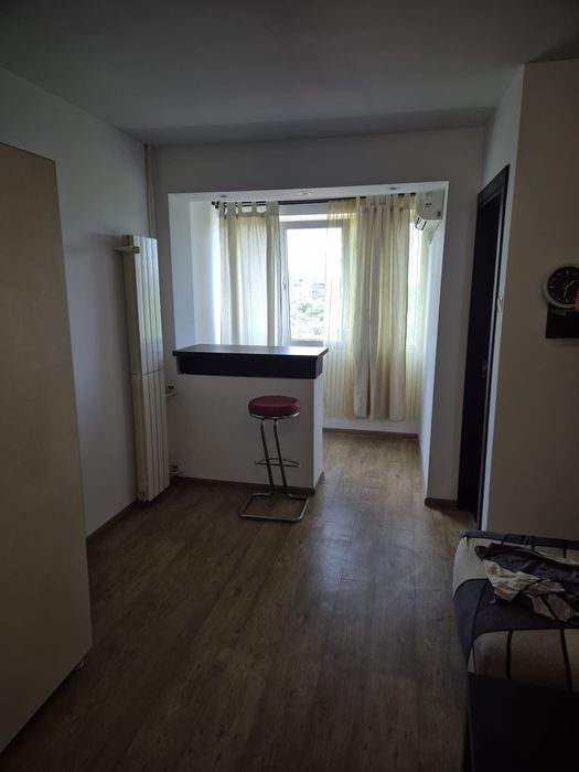 Inchiriez garsoniera metrou