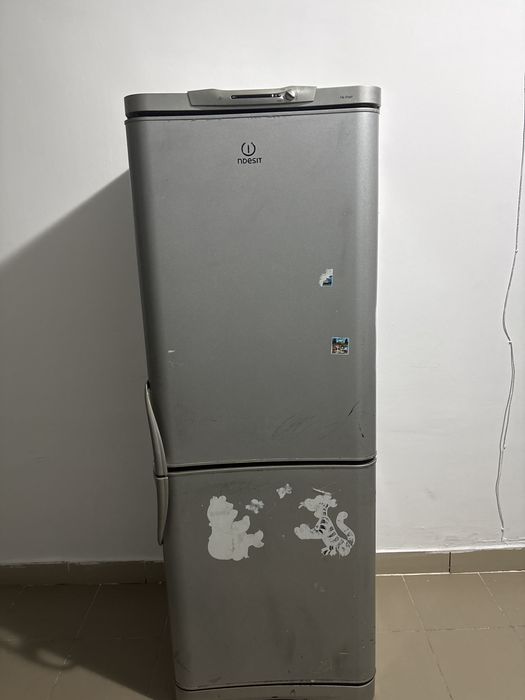 Холодильник INDESIT