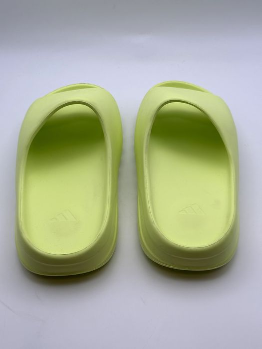 Papuci Adidas Yeezy Slides