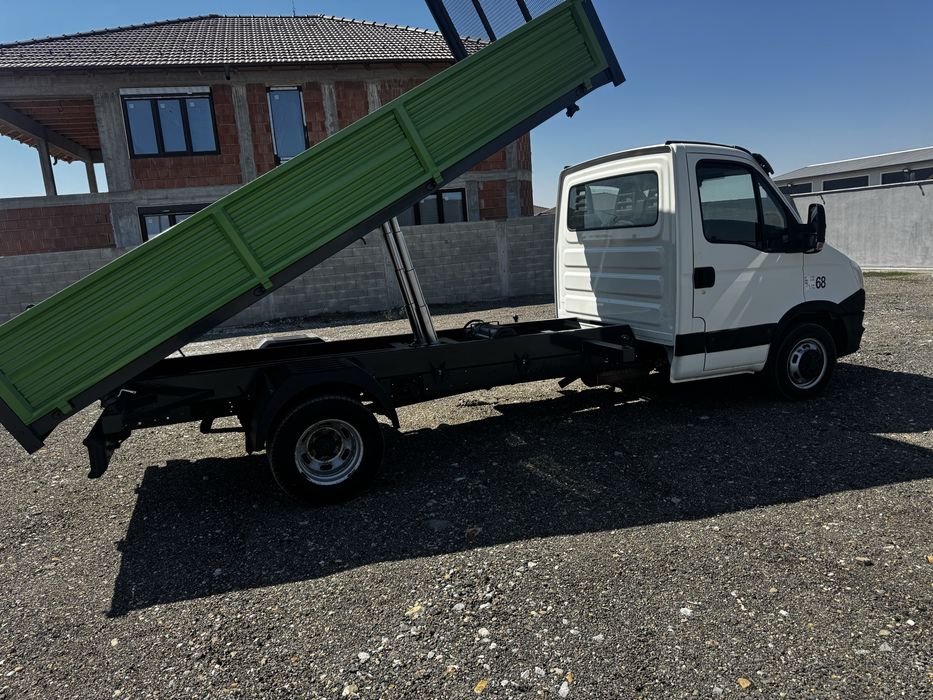 Iveco basculabil pe 3 parti