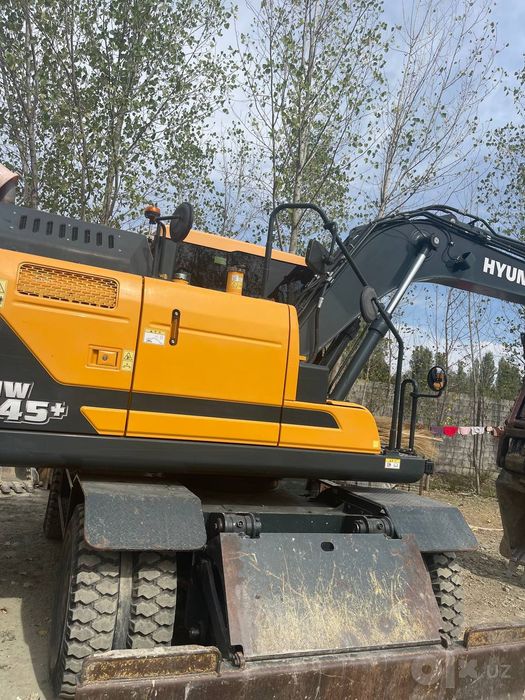 HYUNDAI 145+ 2021