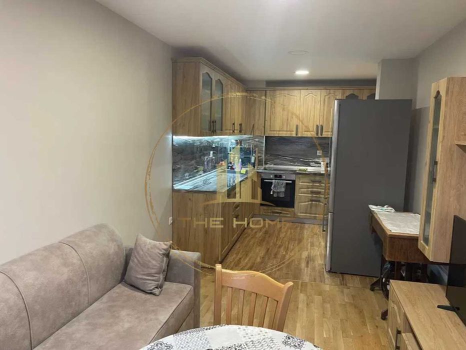 Дава се под наем Тристаен апартамент в Варна, Бриз - 87 кв.м за 600 € - Снимка #1