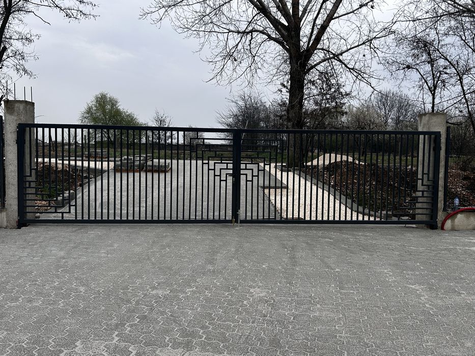 Метални врати и порти