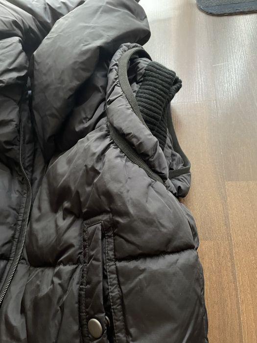 Vesta cu guler inalt