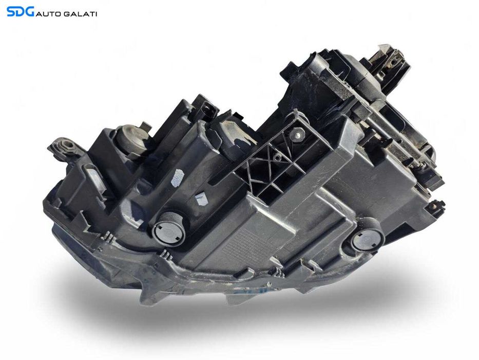 Far Dreapta FARA Xenon Volkswagen Passat B8 2014 - 2019 [L0894]