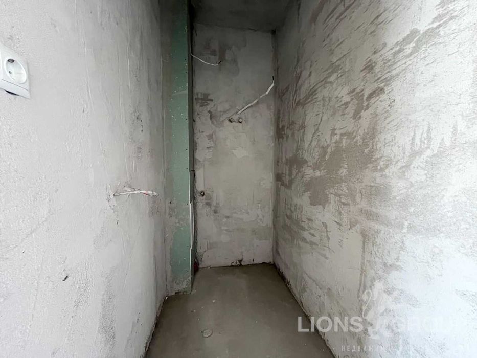 Продава се Четиристаен апартамент в Варна, Цветен квартал - 102 кв.м за 2442 €/кв.м - Снимка #4