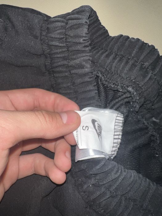 Pantaloni scurti si bluze ( Nike , Adidas , Puma)