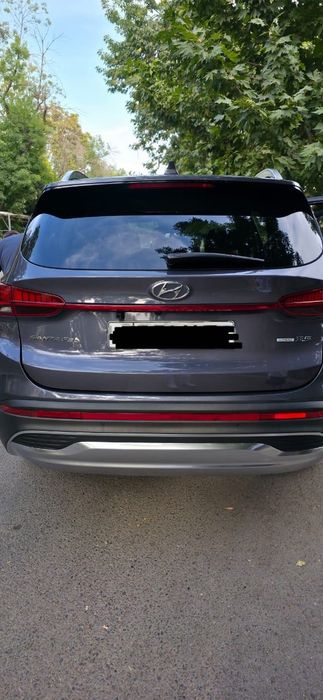 Продаю свой автомобиль Hyundai Santa Fe 2022 года.