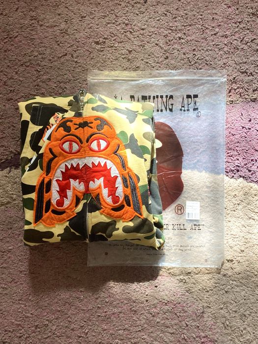 Продам кофту Bape tiger
