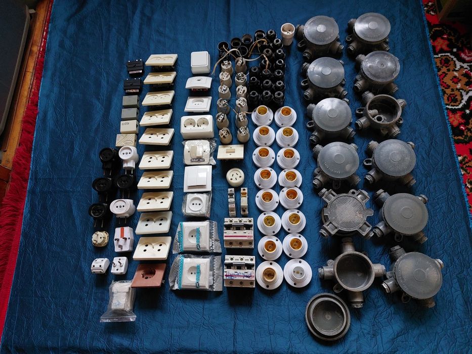 Розетка коробка патрон