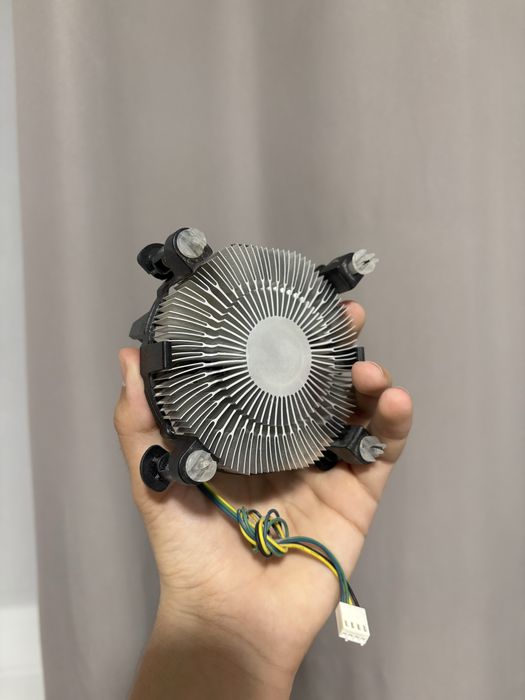 Vand Procesor Intel Core I5-9400F si Cooler