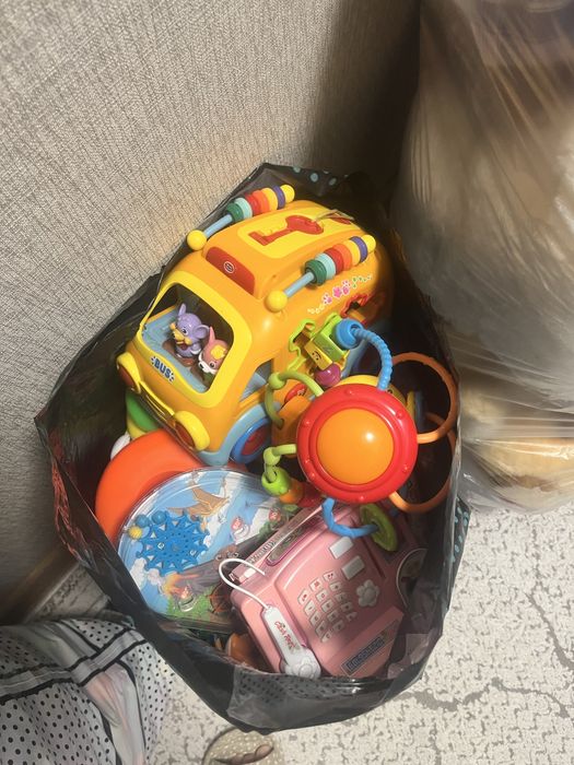 Продам  игрушки в отличном состоянии