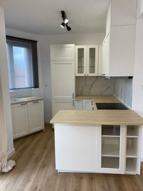 Дава се под наем Етаж от къща в Пловдив, Остромила - 120 кв.м за 969 € - Снимка #1