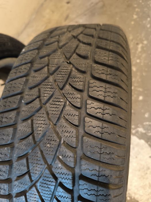 Vând 2 anvelope M+S Dunlop