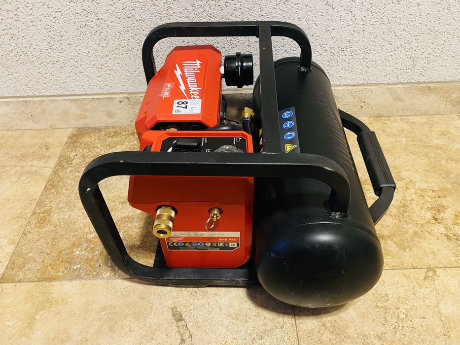 Milwaukee compresor M 18 FAC