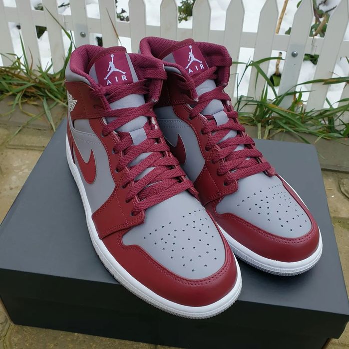 Jordan 1 mid "Team Red"