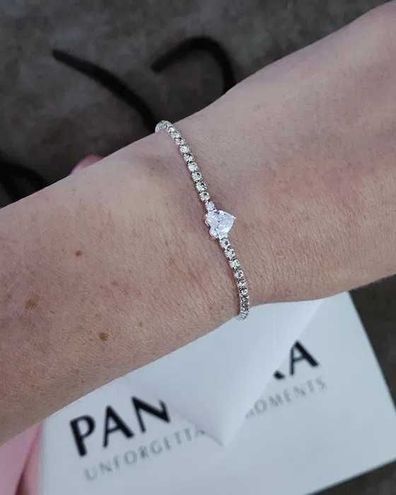 Гривна Пандора|Pandora