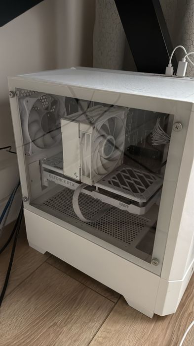Vand PC GAMING RTX 4070  unitate plus monitor gaming