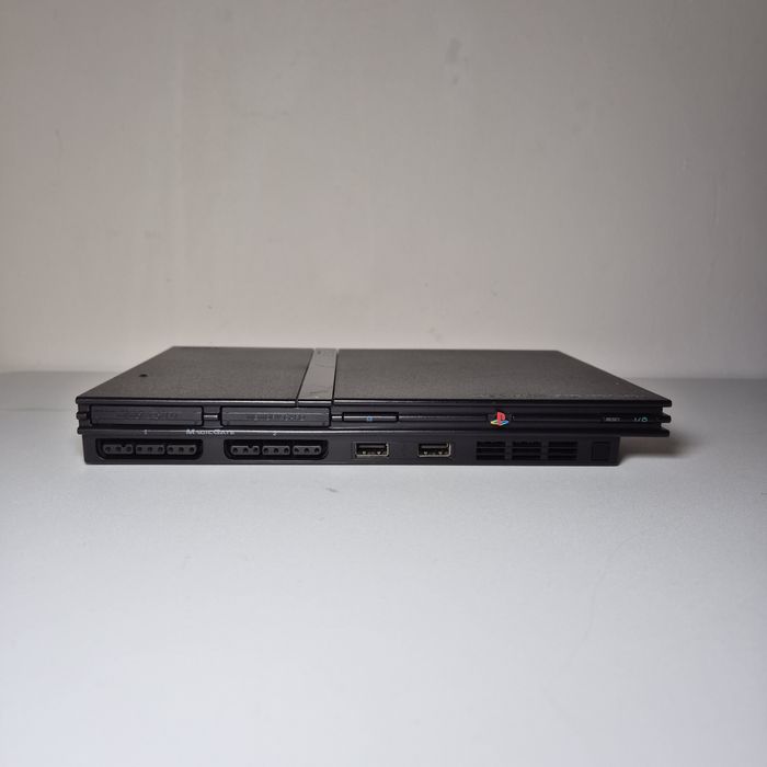 PlayStation 2 Slim Modata + 3 Manete